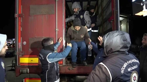 Erzurum&rsquo;da yılbaşı &ouml;ncesi polis, asayiş uygulamalarına start verdi
