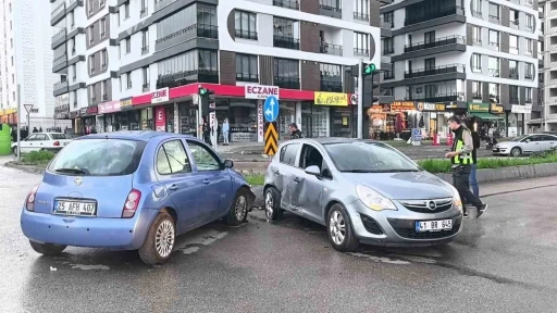Erzurum&rsquo;da zincirleme trafik kazası: 1 yaralı
