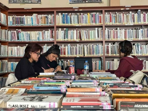 Erzurum&rsquo;daki her iki kitaptan biri edebiyat i&ccedil;erikli
