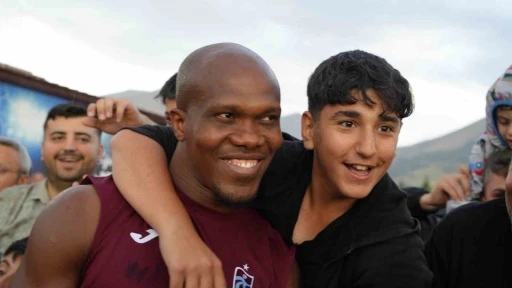 Erzurum’daki üçüncü taraftar buluşmasında Trabzonspor’a yine sevgi seli
