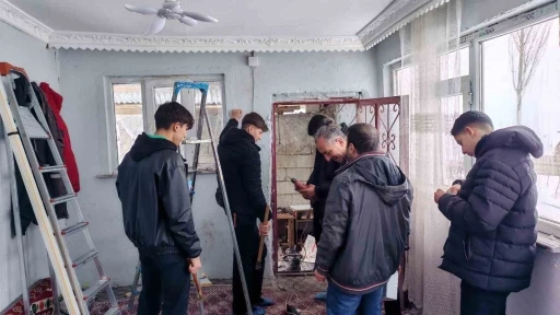 Erzurum Kara&ccedil;oban&rsquo;dan umudu b&uuml;y&uuml;ten iyilik hareketi: "Bir ışık da sen yak"
