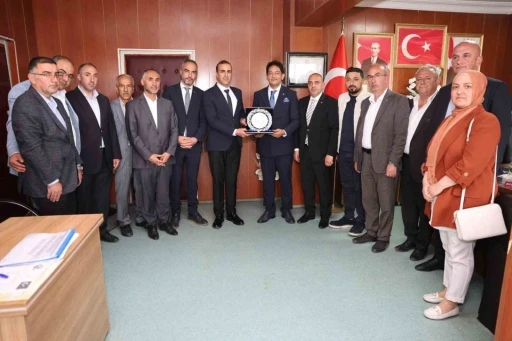 Erzurum Ticaret Borsası’ndan Hınıs’a çıkarma: Üyelerle buluşma, yerel ürünlere destek, turizm vurgusu
