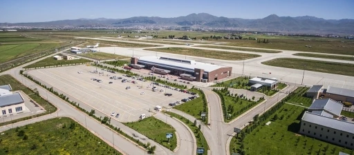 Erzurum Valiliği&rsquo;nden, havalimanı a&ccedil;ıklaması

