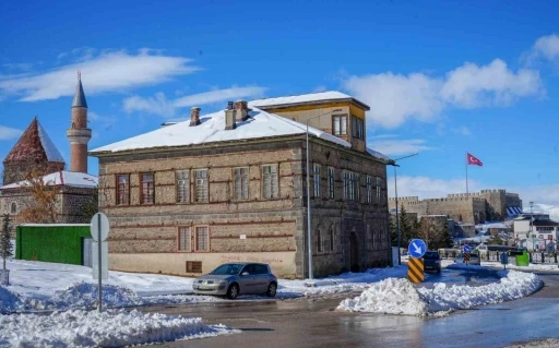 Erzurum ve Erzincan i&ccedil;in kar yağışı uyarısı

