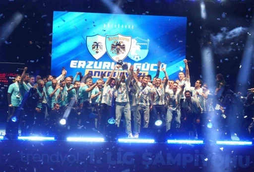 Erzurumspor FK şampiyonluk kupasını aldı
