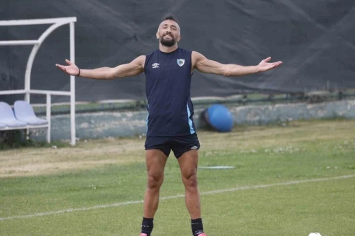 Erzurumspor FK, S&uuml;per Lig hazırlıklarını s&uuml;rd&uuml;r&uuml;yor
