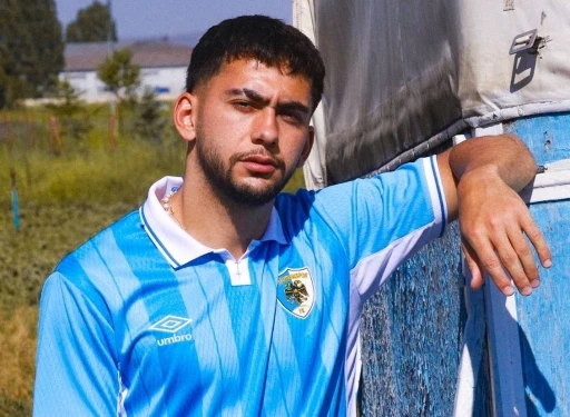 Erzurumspor FK, yeni sezonun "G&ouml;kb&ouml;r&uuml;" formasını tanıttı
