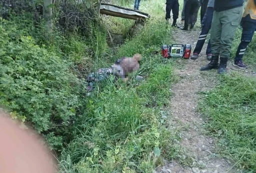 Eşekten d&uuml;şen yaşlı adam hayatını kaybetti

