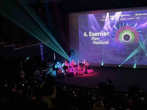 Esenler Belediyesi&rsquo;nin d&uuml;zenlediği &rsquo;6. Esenler Film Festivali&rsquo; &ouml;d&uuml;lleri sahiplerini buldu
