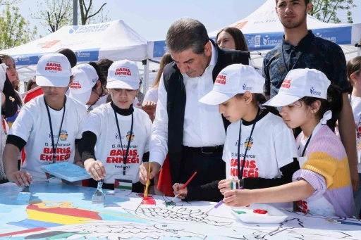 Esenler’de Barış Ekmeği Festivali renkli başladı
