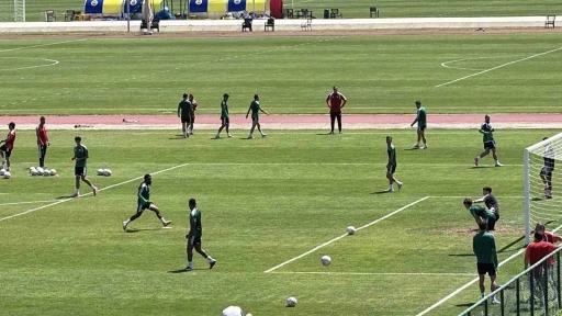Esenler Erokspor yeni sezon hazırlıklarını D&uuml;zce&rsquo;de s&uuml;rd&uuml;r&uuml;yor
