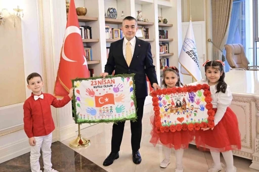 Esenyurt Belediye Başkan Vekili Aksoy&rsquo;a 23 Nisan&rsquo;da anlamlı ziyaret
