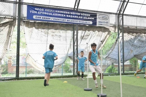 Esenyurt Belediye Başkan Vekili Can Aksoy’dan yaz spor okullarına ziyaret
