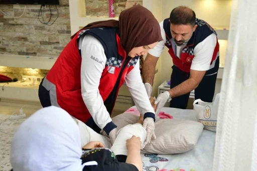 Esenyurt Belediyesi&rsquo;nden hastalara evde sağlık desteği
