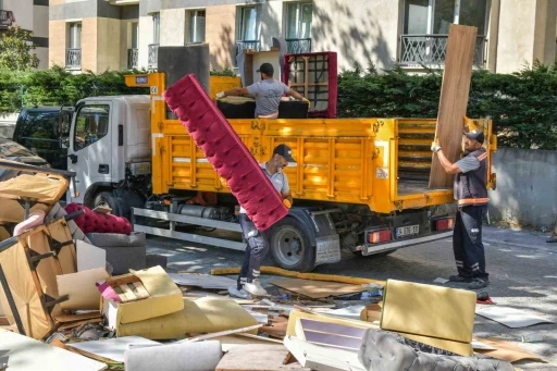 Esenyurt Belediyesi’nden mahallelere kaba atık seferberliği
