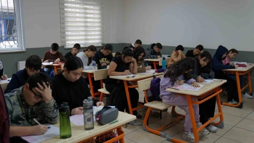 Esenyurt Belediyesi&rsquo;nden paket ders sistemiyle 6 bin 396 &ouml;ğrenciye destek
