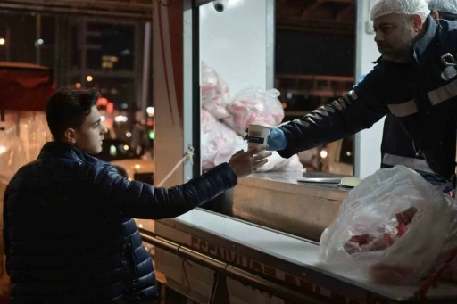 Esenyurt Belediyesi&rsquo;nden vatandaşın i&ccedil;ini ısıtan uygulama
