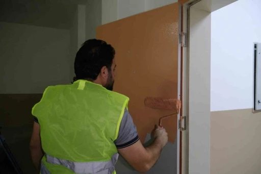 Esenyurt Belediyesi okulları yenileme çalışmasına hız kesmeden devam ediyor
