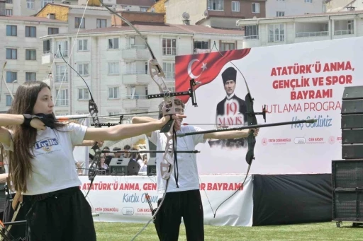 Esenyurt&rsquo;ta 19 Mayıs Atat&uuml;rk&rsquo;&uuml; Anma, Gen&ccedil;lik ve Spor Bayramı coşkuyla kutlandı

