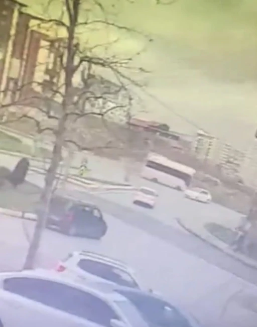 Esenyurt&rsquo;ta 4 kişinin &ouml;ld&uuml;ğ&uuml; kazanın g&uuml;venlik kamerası g&ouml;r&uuml;nt&uuml;leri ortaya &ccedil;ıktı
