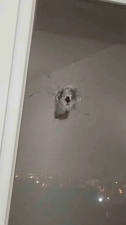 Esenyurt’ta alkollü maganda paniği: Evin camına kurşun isabet etti
