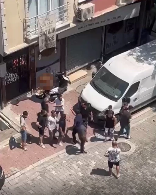 Esenyurt’ta iki komşunun &quot;Evimi dikizliyorsun&quot; tartışması kavgaya dönüştü
