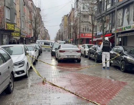 Esenyurt&rsquo;ta iki s&uuml;r&uuml;c&uuml;n&uuml;n trafik tartışması kanlı bitti
