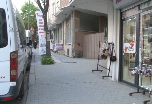 Esenyurt’ta kavgayı fırsat bilerek çantayı alıp böyle kaçtı
