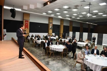 Esenyurt’ta Muhtarlar Çalıştayı düzenledi
