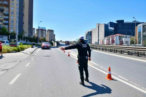 Esenyurt&rsquo;ta s&uuml;r&uuml;c&uuml;lere &rsquo;İlk Yardım ve Trafik Bilinci&rsquo; eğitimi verildi
