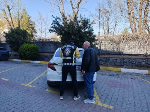 Esenyurt&rsquo;ta trafikte kavga eden s&uuml;r&uuml;c&uuml; ve yolcuya 360 bin lira trafik para cezası
