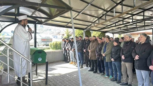 Eşi tarafından vurularak &ouml;ld&uuml;r&uuml;len kadın son yolculuğuna uğurlandı
