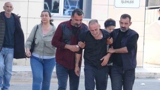 Eşini satırla öldürdüğü iddiasıyla yargılanan şahıs, cinayet öncesi 4 adet sakinleştirici ve alkol almış
