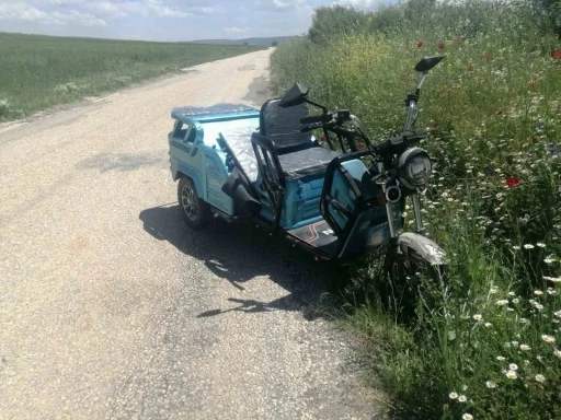 Eşini yolcu ettikten sonra d&ouml;n&uuml;ş yolunda kaza yapan yaşlı adam hayatını kaybetti

