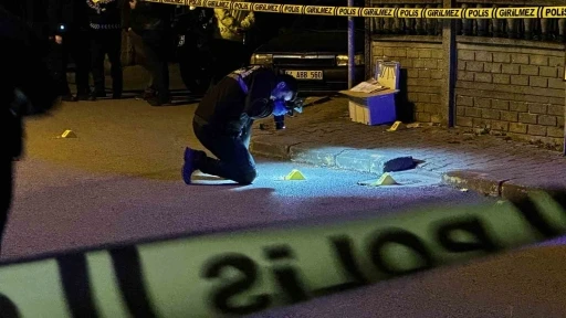 Eşinin KADES ihbarıyla eve gelen polislere ateş a&ccedil;tı
