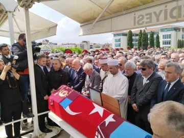 Eski Bakan Mehmet Ali Yılmaz son yolculuğuna uğurlandı

