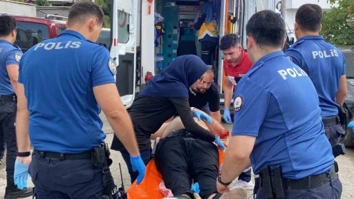 Eski eşini &ouml;ld&uuml;r&uuml;p oğlunu yaralayan sanıktan ceza almamak i&ccedil;in şok savunma
