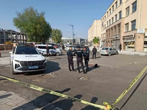 Eski eşini pompalı t&uuml;fekle &ouml;ld&uuml;ren zanlı tutuklandı
