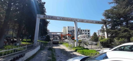 Eski hastane binası yıkılıyor, yerine Sağlık Yaşam Merkezi yapılacak
