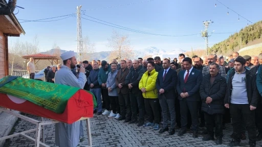 Eski milli kaleci Nurcan &Ccedil;elik memleketinde son yolculuğuna uğurlandı
