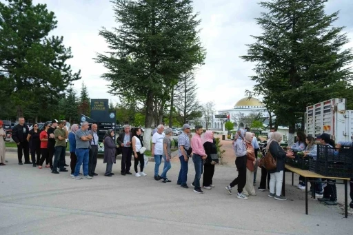 Eskişehir Büyükşehir Belediyesi’nden duygulandıran çiçek jesti
