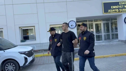 Eskişehir&rsquo;de 1 kişinin &ouml;ld&uuml;ğ&uuml; bı&ccedil;aklı kavgayla ilgili 3 ş&uuml;pheli tutuklandı
