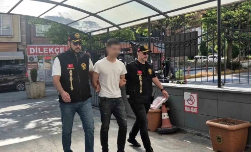 Eskişehir&rsquo;de 3 kişiyi silahla yaralayan zanlı adliyeye sevk edildi

