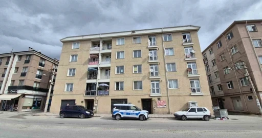 Eskişehir&rsquo;de 58 yaşındaki adamın cesedini evde annesi buldu
