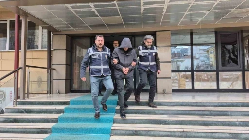 Eskişehir&rsquo;de 59 su&ccedil;tan aranan ve 74 yıl hapis cezası olan şahıs yakalandı
