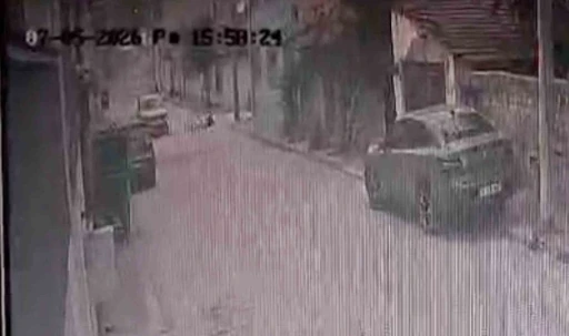 Eskişehir&rsquo;de 6 yaşındaki bisikletli &ccedil;ocuk ile aracın &ccedil;arpıştığı kaza kameralara anbean yansıdı
