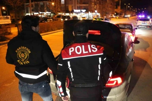 Eskişehir&rsquo;de asayiş ve trafik uygulamaları s&uuml;r&uuml;yor
