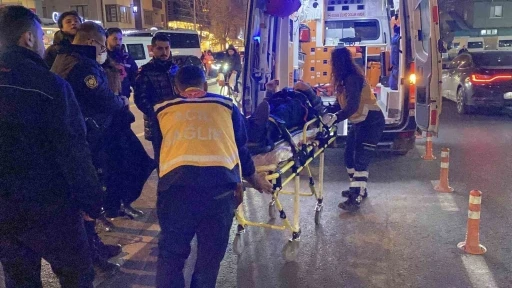 Eskişehir&rsquo;de bastonlu yaşlı adama &ccedil;arpan otomobil s&uuml;r&uuml;c&uuml;s&uuml; ka&ccedil;tı
