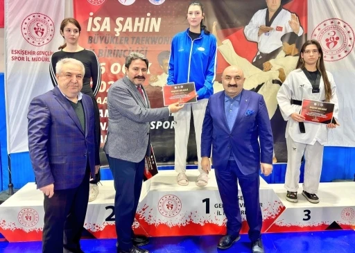 Eskişehir&rsquo;de B&uuml;y&uuml;kler Taekwondo İl Şampiyonası d&uuml;zenlendi
