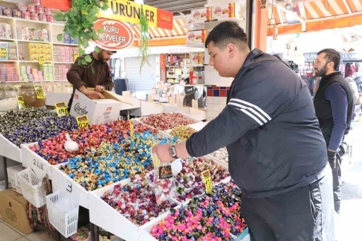 Eskişehir&rsquo;de &ccedil;arşısında bayram hareketliliği
